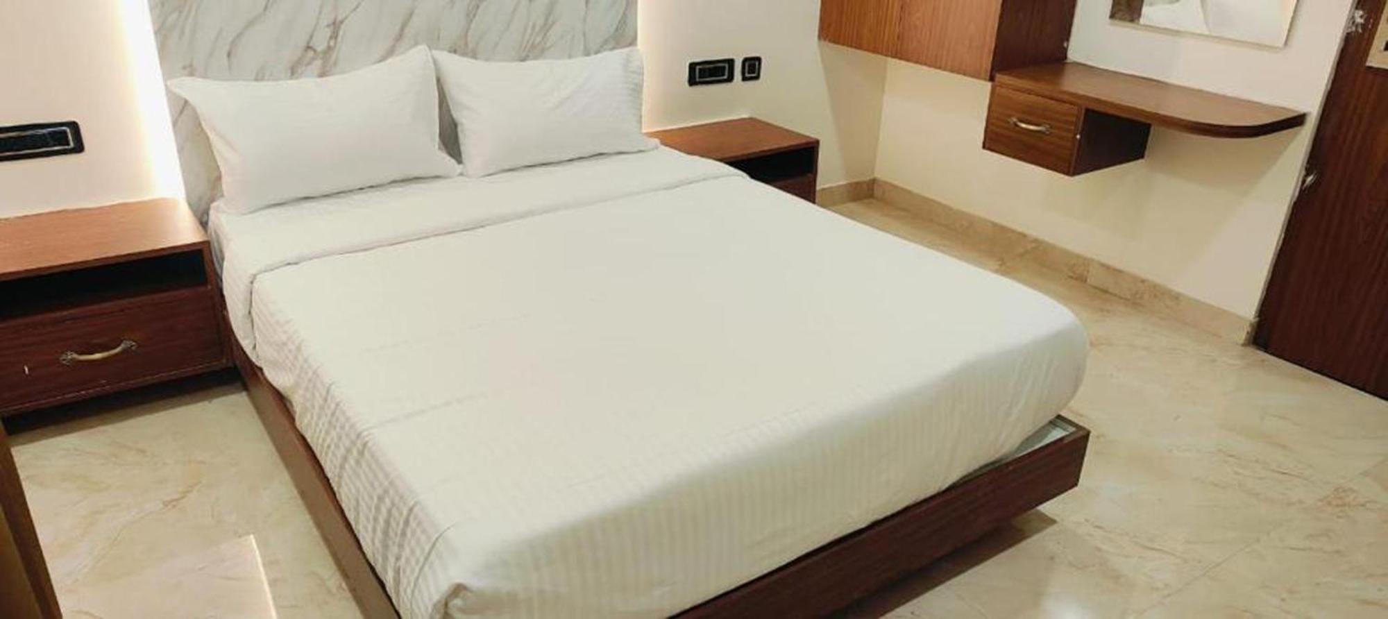 Sree Mahalakshmi Residency By K Hotels Virudunagar Esterno foto
