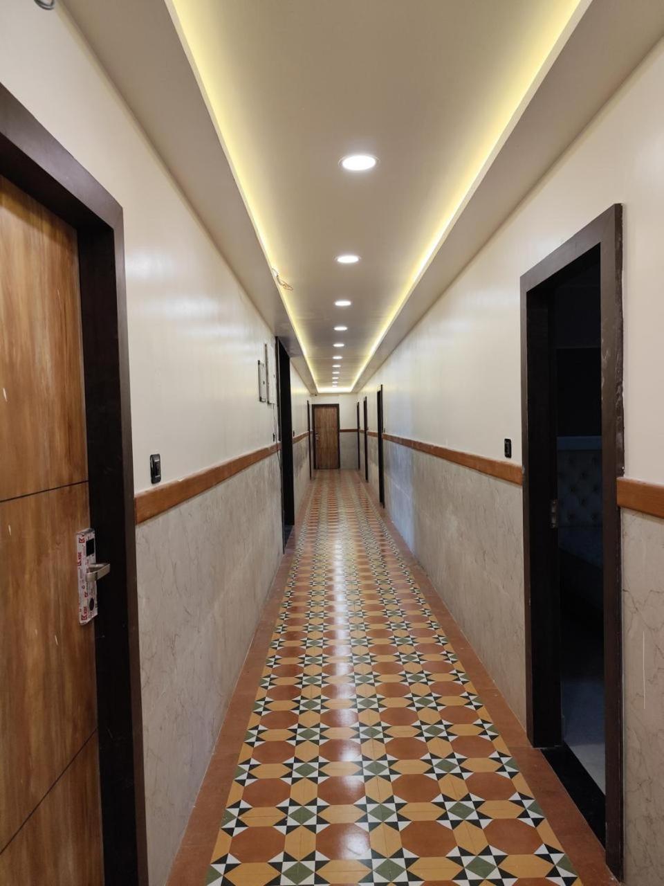 Sree Mahalakshmi Residency By K Hotels Virudunagar Esterno foto